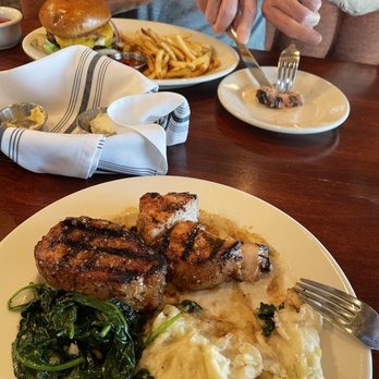 Weber Grill Restaurant - Yummy pork chops - Barbeque Near Me - Lombard, Illinois Weber Grill Restaurant - Yummy pork chops - Barbeque Near Me - Lombard, Illinois