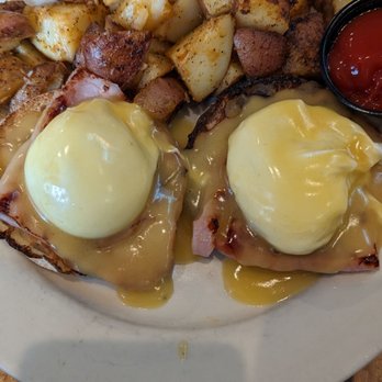 Eli's - Eggs Benedict - Breakfast & Brunch Near Me - Natick, Massachusetts