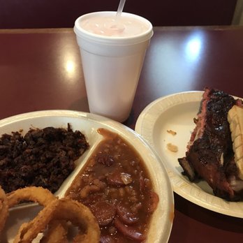 Hickory Hut - Chopped burnt ends, rather than chunked, removed the characteristic beefiness and burnt flavor of the meat. - Barbeque Near Me - Salina, Kansas