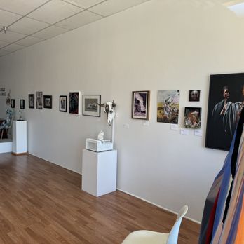 Medium Art Gallery - Art Galleries Near Me - Ukiah, California Medium Art Gallery - Art Galleries Near Me - Ukiah, California