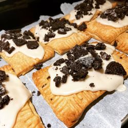 The Little Piglet Bakery & Scoops