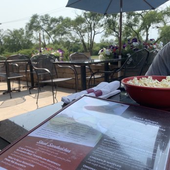 Wolfs Head Restaurant & Bar - American Near Me - Indian Head Park, Illinois