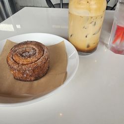 Zuzu's Petals - Miscellaneous but delicious pastry and shaken espresso