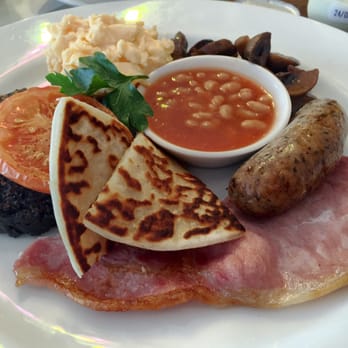 The Lovat - Full Scottish Breakfast with Scrambled Eggs - Hotels Near Me - Fort Augustus, HLD