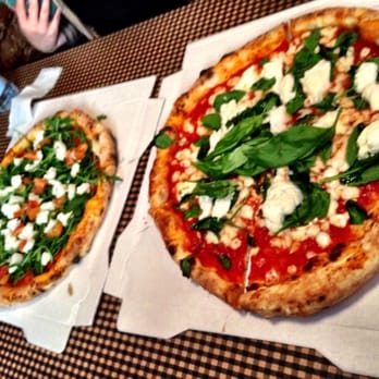 Pizza del Sortidor - Caprese pizza and the Bella Italiana I think?? SO GOOD!! - Pizza Near Me - Barcelona, B Pizza del Sortidor - Caprese pizza and the Bella Italiana I think?? SO GOOD!! - Pizza Near Me - Barcelona, B