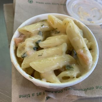 Beecher's Handmade Cheese - Smoked Salmon Mac&Cheese - Cheese Shops Near Me - Seattle, Washington