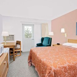 Super 8 by Wyndham Cut Bank - Guest room