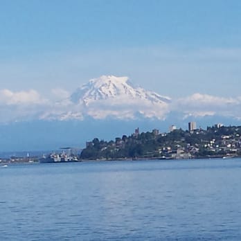 Ruston Way Waterfront - Amazing view of Mt. Rainier - Parks Near Me