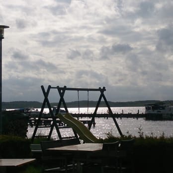 Bootshaus - Terrasse mit Blick zum Zierker See - German Near Me - Neustrelitz, MV