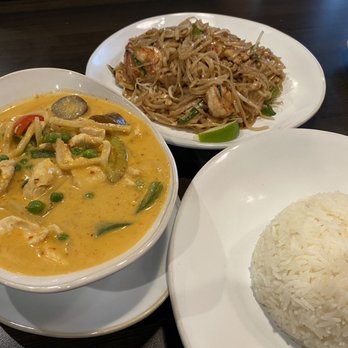 Everyday Thai - Red curry with bell peppers and eggplant w/side of rice, Pad Thai with chicken and shrimp. - Thai Near Me - Springfield, Missouri Everyday Thai - Red curry with bell peppers and eggplant w/side of rice, Pad Thai with chicken and shrimp. - Thai Near Me - Springfield, Missouri