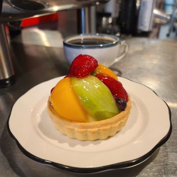 Caesar Bakery Cafe - Fruit tart - Custom Cakes Near Me - Elmhurst, New York