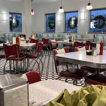Sunliner Diner - Diners Near Me - Pigeon Forge, Tennessee Sunliner Diner - Diners Near Me - Pigeon Forge, Tennessee