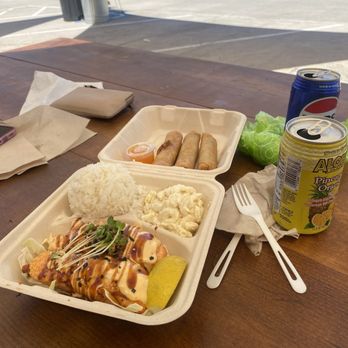 Da Soriano Grindz - Salmón dinamite - Filipino Near Me - Kahului, Hawaii Da Soriano Grindz - Salmón dinamite - Filipino Near Me - Kahului, Hawaii