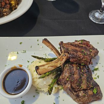 Belford's Savannah - First time having elk chops, AMAZING!!! LOVED them...garlic mashed potatoes and asparagus with a side of peppercorn sauce. - Steakhouses Near Me - Savannah, Georgia