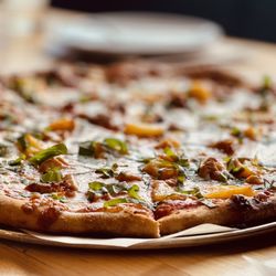 The Wheel Apizza Pub - Mar-ee-O-tah Pizza