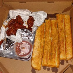 Pizza Hut - Wings and bread sticks