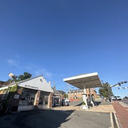 Exterior photo of Royal Gas Station - Fairfax, Virginia Exterior photo of Royal Gas Station - Fairfax, Virginia