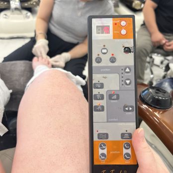 Cosmo Nail Lounge - Massage chair - Nail Salons Near Me - Louisville, Kentucky