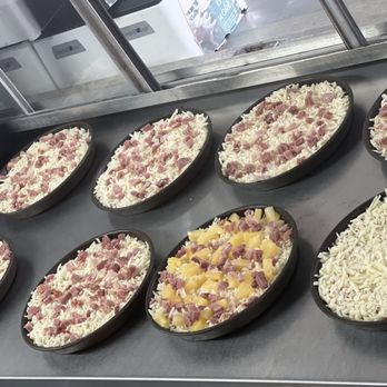La Campana Pizzería - a variety of pizzas - Pizza Near Me - Miami, Florida La Campana Pizzería - a variety of pizzas - Pizza Near Me - Miami, Florida