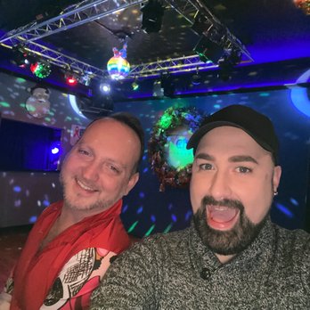 Chill BAR Highlands - Me and my sister having a Kiki! - Gay Bars Near Me - Louisville, Kentucky