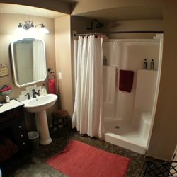 The Oliver Acreage - Barn Lodge Master Bath