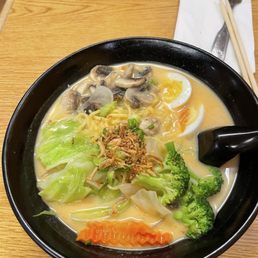 R1 Chef's Special Ramen. Pretty filling and I like the Lemon Grass touch to the coconut milk. R1 Chef's Special Ramen. Pretty filling and I like the Lemon Grass touch to the coconut milk.