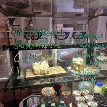Tasty Buns Bakery - The lime, poppyseed, blueberry roulade. * grabby hands * - Coffee & Tea Near Me - Edinburgh, EDH