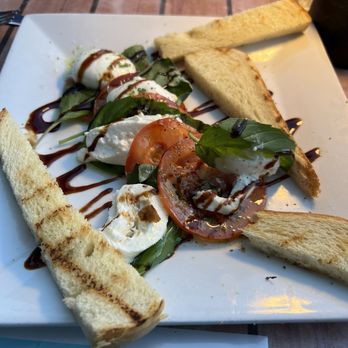 Wines of Colorado - Burrata caprese - Beer, Wine & Spirits Near Me - Cascade, Colorado Wines of Colorado - Burrata caprese - Beer, Wine & Spirits Near Me - Cascade, Colorado