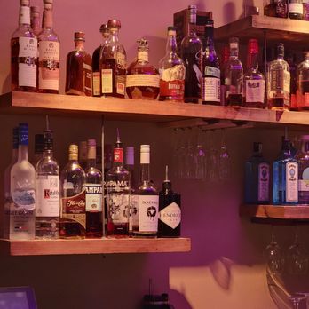 JohnnyLukes KitchenBar - The bar - New American Near Me - Wilmington, North Carolina