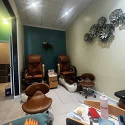 OMG Nails & Spa - One of the pedicure rooms
