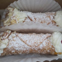 Mangiafico's Pastry Shoppe - Cannolis