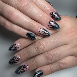 Yami Nails