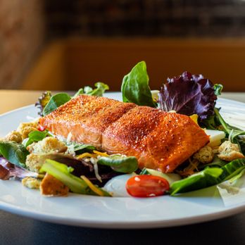 Boxer BBQ - Smoked Salmon Salad - Barbeque Near Me - Council Bluffs, Iowa