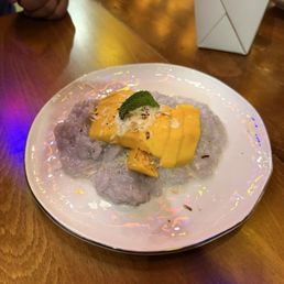 (W2) Mango sticky rice sundae (W2) Mango sticky rice sundae
