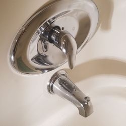 J's Plumbing - New one handle Moen setup.