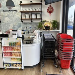 Hofo Asian Grocery - Checkout counter
