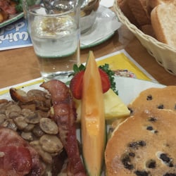 Breakfast at Cora's