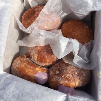 Leonard's Bakery - Hot fresh malasadas. - Bakeries Near Me - Honolulu, Hawaii Leonard's Bakery - Hot fresh malasadas. - Bakeries Near Me - Honolulu, Hawaii