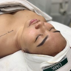 Refine Skin Clinic - Post Signature Facial