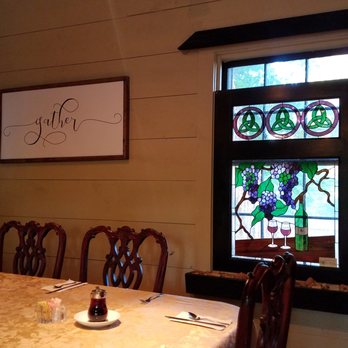 PineCrest Inn Bed & Breakfast - Bed & Breakfast Near Me - Gorham, Maine