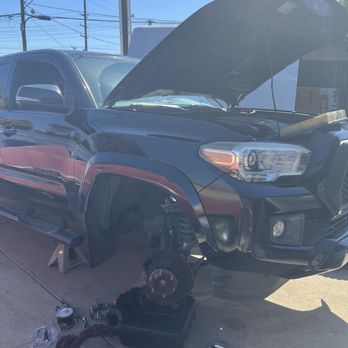 Mech On Wheels - 2017 Toyota Tacoma Oil change(synthetic), engine air filter, front wiper blades, and front brake job(pads+rotors) - Auto Repair Near Me Mech On Wheels - 2017 Toyota Tacoma Oil change(synthetic), engine air filter, front wiper blades, and front brake job(pads+rotors) - Auto Repair Near Me