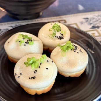 Dumpling World - Pan-Fried Pork Soup Bun - Chinese Near Me - Everett, Washington Dumpling World - Pan-Fried Pork Soup Bun - Chinese Near Me - Everett, Washington