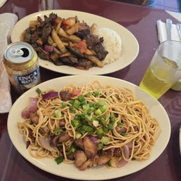 Tallarin saltado de pollo (chicken), lomo saltado (beef), Inka Cola (yellow soda) Tallarin saltado de pollo (chicken), lomo saltado (beef), Inka Cola (yellow soda)