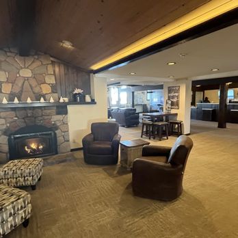 Cragun's Resort on Gull Lake - Lobby Reception Area - Resorts Near Me - Brainerd, Minnesota Cragun's Resort on Gull Lake - Lobby Reception Area - Resorts Near Me - Brainerd, Minnesota
