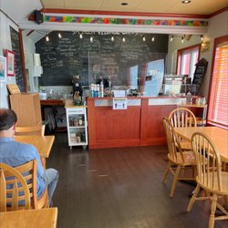 Creek Village Gallery & Café - Counter is in dining room