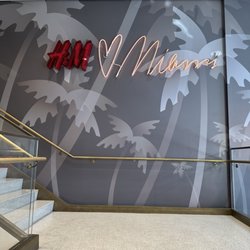 H&M - Stairs to second and third floor