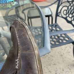 The repaired seam and unpolished product. The repaired seam and unpolished product.