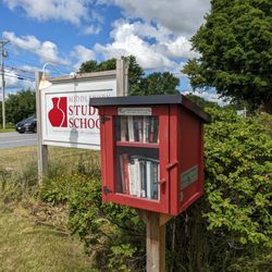 Little Free Library - Little Free Library, Middlebury