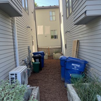 Renos Landscaping - After quick job before open house - Landscaping Near Me Renos Landscaping - After quick job before open house - Landscaping Near Me