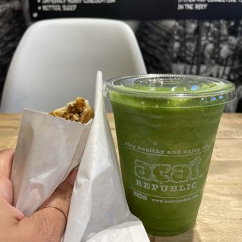 Acai Republic - Beef empenada and Mr.green juice - Juice Bars & Smoothies Near Me - Baldwin Park, California